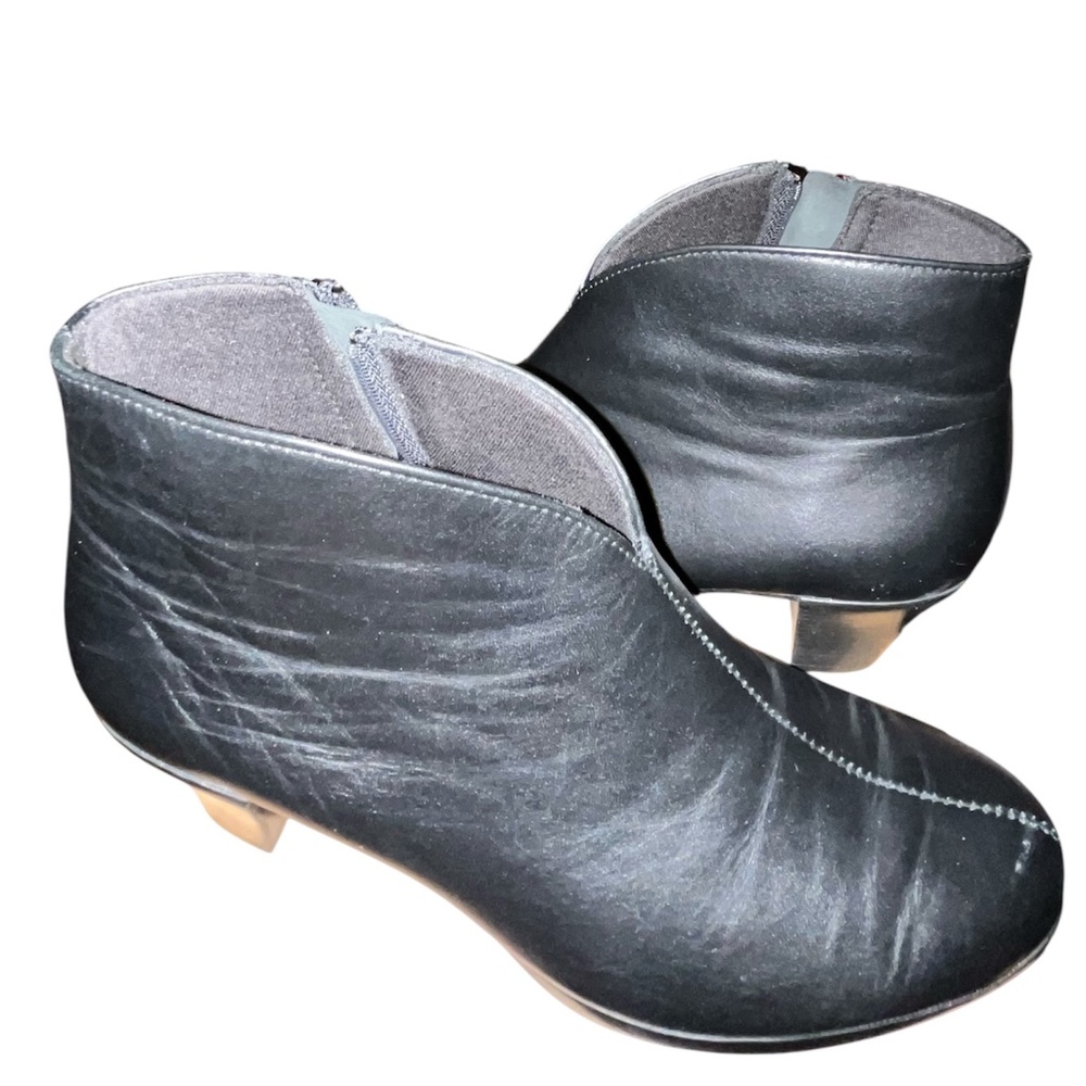 Munro Women Black Leather Robynette Shock-Absorbing Boots w/ Red Insoles Sz-7.5